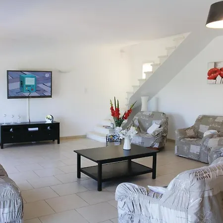 Ferienhaus 4 Bedroom Awesome Home In Apt Apt